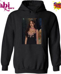 Margaret Qualley Sexy In House Tour Music Video Of Sabrina Carpenter Shirt
