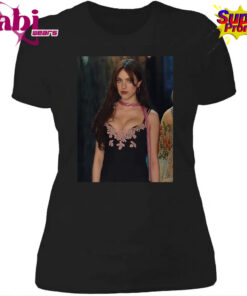 Margaret Qualley Sexy In House Tour Music Video Of Sabrina Carpenter Shirt 4.jpg