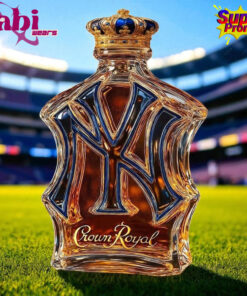 New York Yankees Classic Baseball Legacy Limited Edition Whiskey Bottle 1.jpg